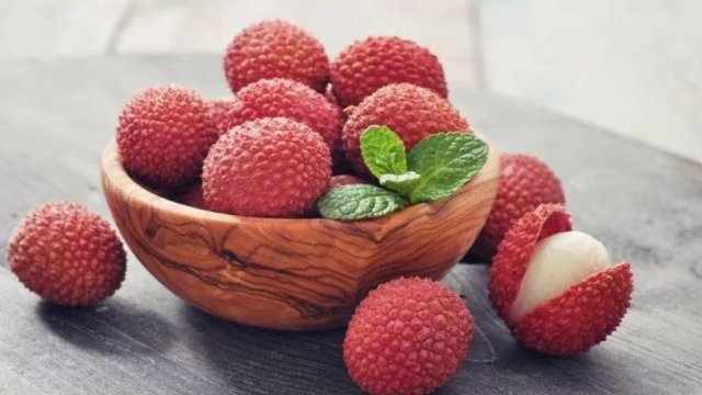 8 Manfaat Buah Leci untuk Kesehatan